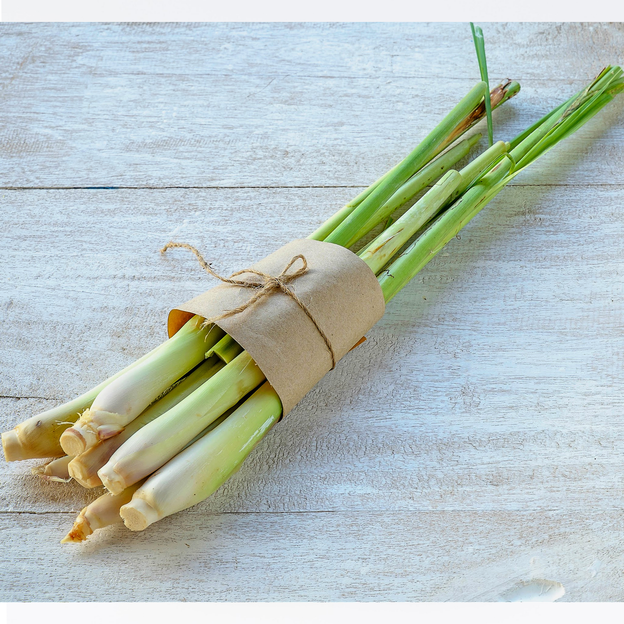 Benefits of Lemongrass Essential Oil For Hair