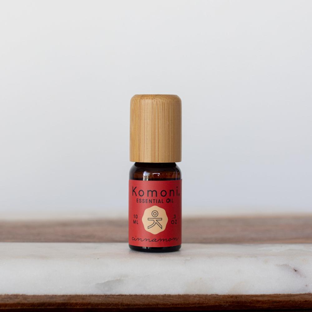 A 10ml vial of Cinnamon pure essential oil with attractive bamboo wood top offers a sweet, warm, spicy aroma that inspires and uplifts. 